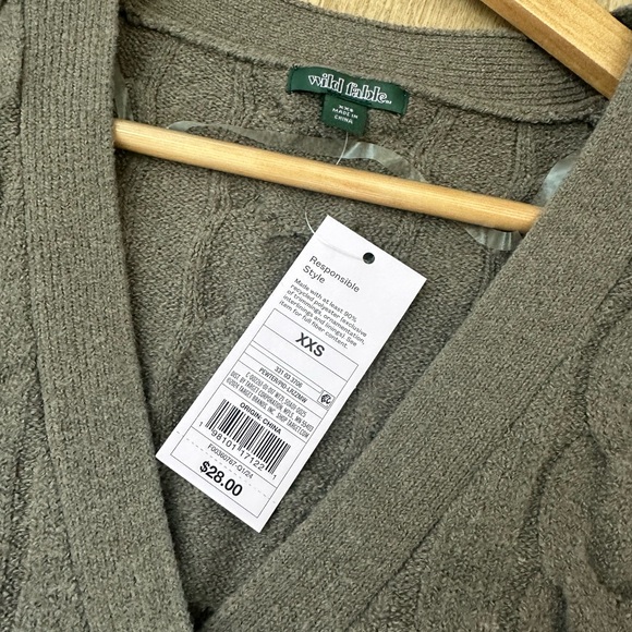 New Short Soft Special Sweater $28 - Picture 6 of 7